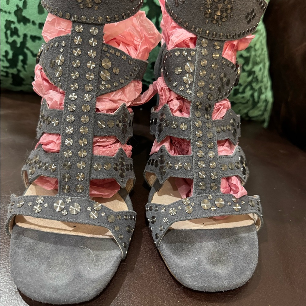 CECELIA NEW YORK Gray Sandals with Urban Style